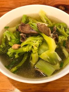 Hình của món Canh súp lơ lòng mề gà.