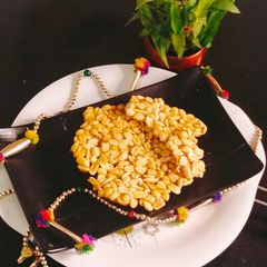 A picture of Peanut chikki Sindhi special.