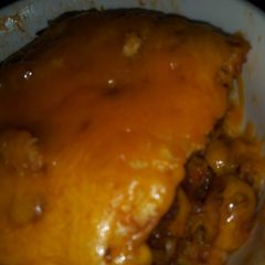 A picture of Chili cheese dog n mac cassrole.