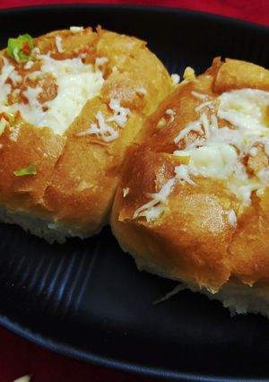 A picture of Cheese Garlic bun pull out.