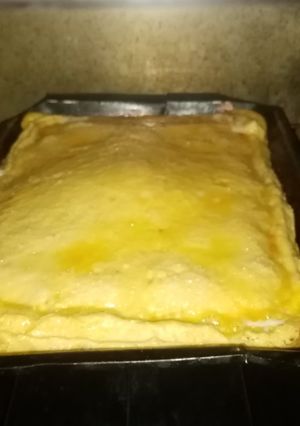 Una foto de Pastel de carne con masa