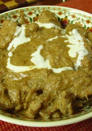 A picture of Akhrot Murg.