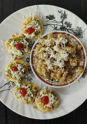 A picture of Pizza bites with Marconi.