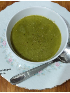 Una foto de Sopa crema de espinacas