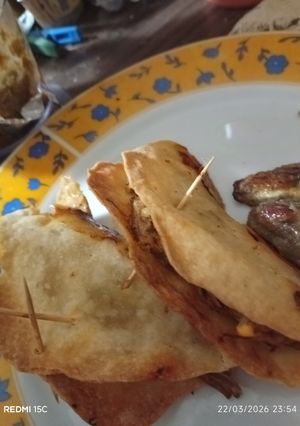 Una foto de Tacos y banana 🍌 o plátano frito!!💪