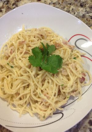 Una foto de Pasta a la Carbonara Fácil y Rápido