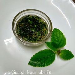 A picture of Zesty lemon rosemary dressing: A lively Mediterranean touch in every drop.