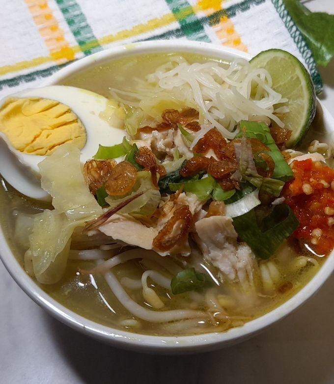 https://img-global.cpcdn.com/recipes/c3676fe922765e28/680x781cq80/soto-ayam-semarang-foto-resep-utama.jpg