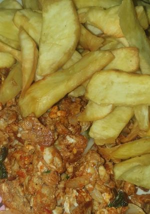 A picture of Sweet potatoes and egg sauce.