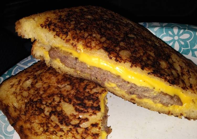 Step By Step Guide to Prepare Speedy Grilled cheese cheeseburger