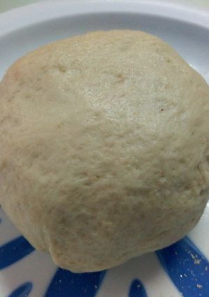 A picture of Pizza dough.