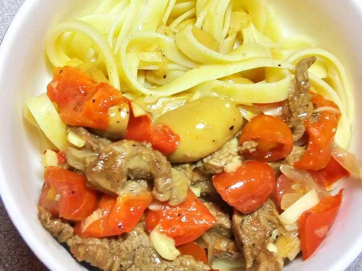 Easy Steps to Prepare Recipe Beef Stroganoff Fettuccine that is Delicious, Delicious}