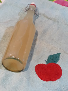 Una foto de Infusión de jengibre, canela y menta con zumo de limón