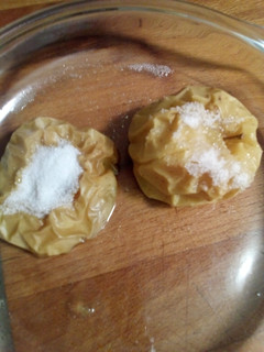 Una foto de Manzana asada en el microondas
