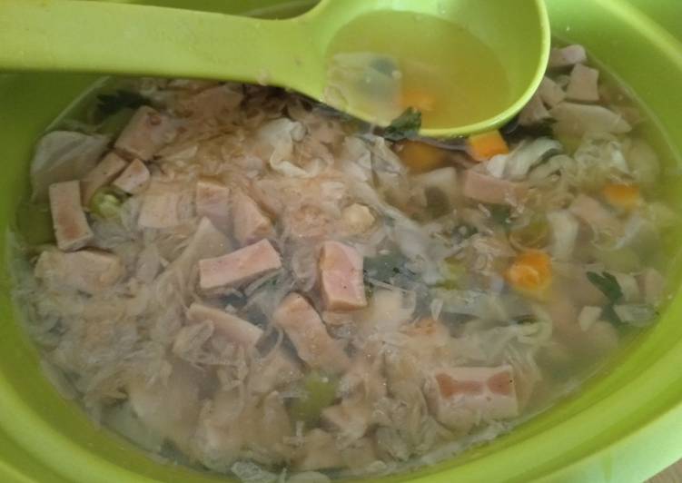 Bagaimana Menyiapkan Sup Sehat Baso dan Sosis ala Ummu Rasya Anti Gagal