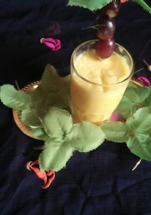 A picture of Mango thandai.