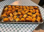 Une photo de apéritif parmesan