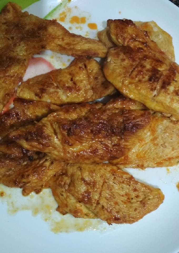 Una foto de Pechuga de pollo marinado al limón