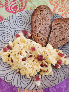 Foto principal de Huevos revueltos con jamón