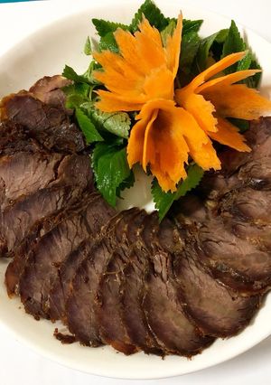 Hình của món Bắp bò kho mật mía.