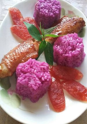 Hình của món Xôi Gà nướng xì dầu/lạp xưởng.