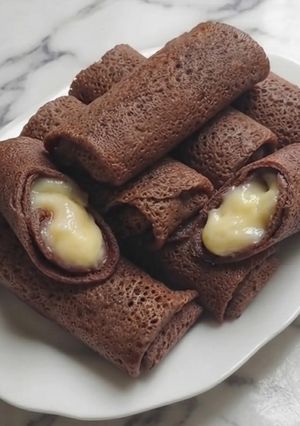 印尼巧克力卡士達夾心薄餅捲 (Dadar Gulung Coklat isi Vla) 的食譜成品照片