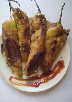 A picture of Mirchi fritters.