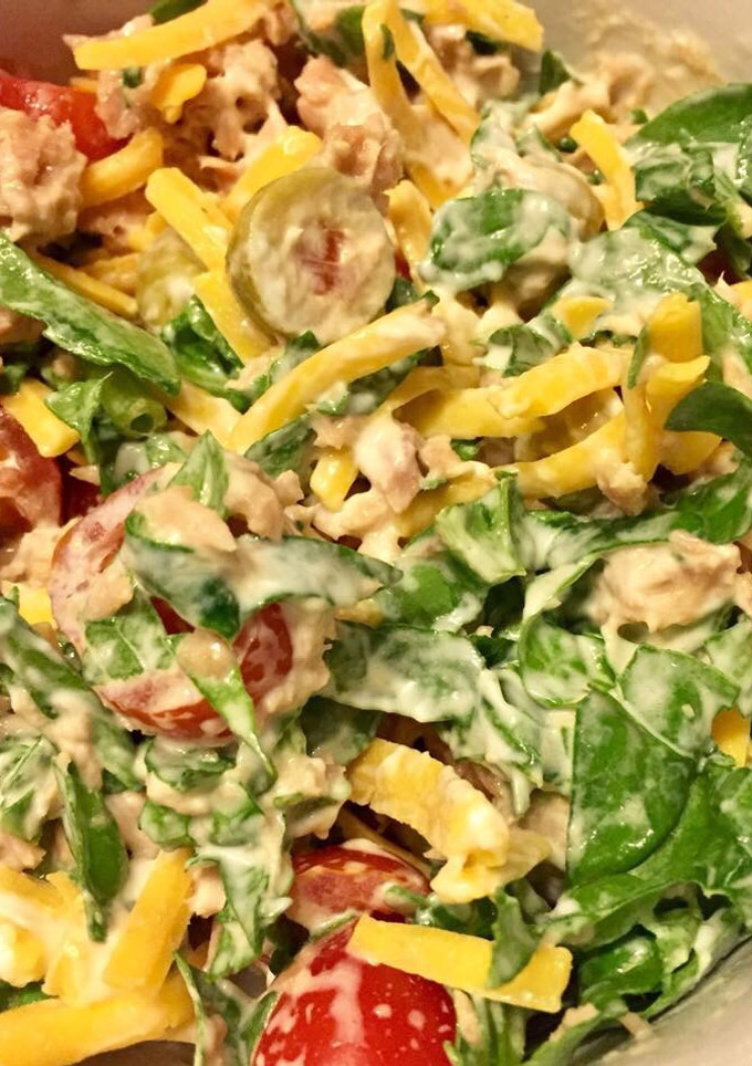 Una foto de Ensalada fresca de atún