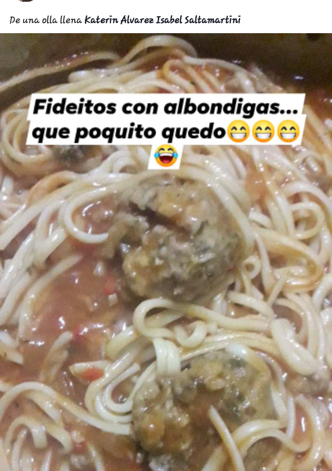 Una foto de Albóndigas con tuco y tallarines