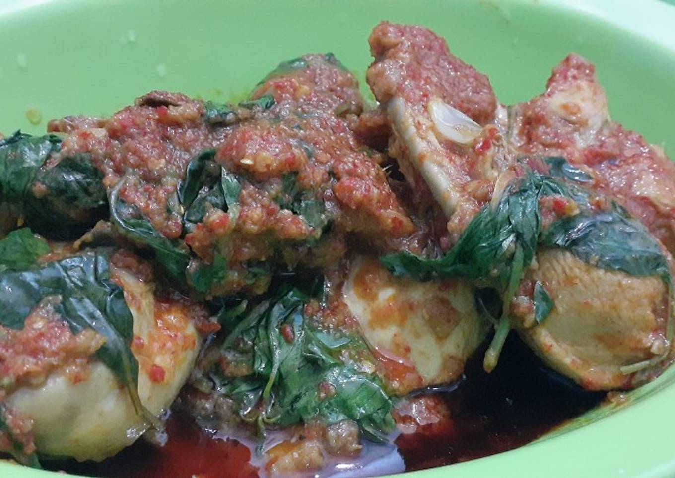 Wokou ayam dengan basil