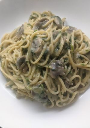 A picture of Creamy Spinach and Spaghetti.