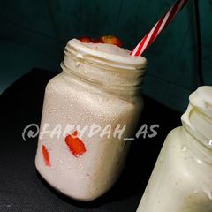 A picture of Strawberry smoothie.