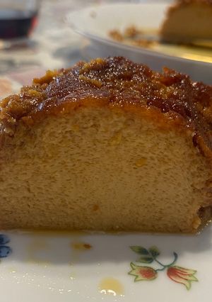 Una foto de Flan de dulce de leche 🍮🥛🥚
