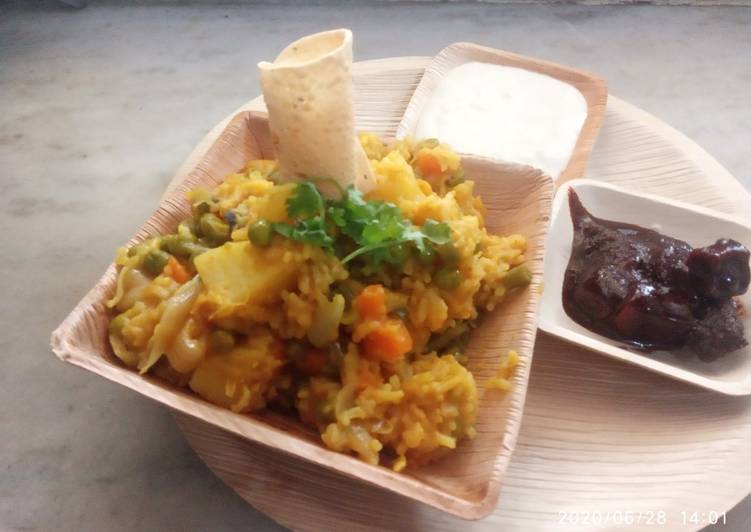 Veg khichdi with curd and sweet sour mango pickle