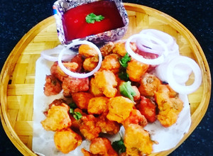 A picture of Soya chunk fritters.