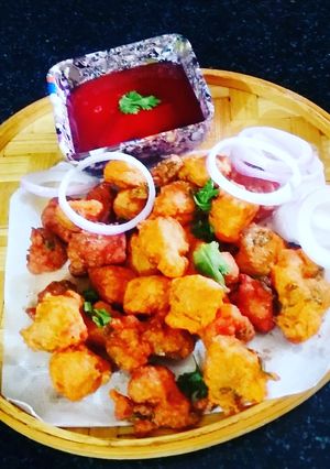 A picture of Soya chunk fritters.