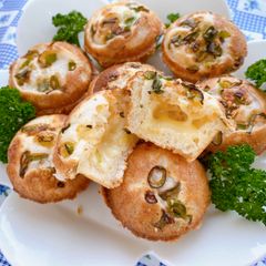 A picture of Cup Cheese Bread.