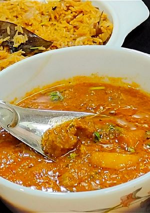 आलू सोयाबीन करी (Aloo Soyabean curry recipe in Hindi) रेसिपी मुख्य फोटो