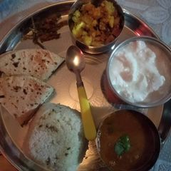A picture of Palak kadhi.