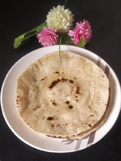 ફરાળી ફુલકા રોટી (Farali Fulka Roti Recipe In Gujarati) રેસીપી મુખ્ય ફોટો