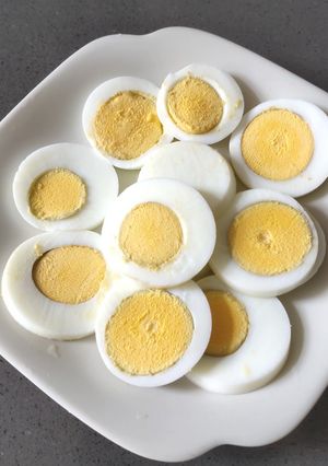 A picture of Boiled Eggs.