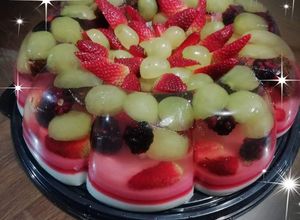 Una foto de Gelatina tricolor con fruta
