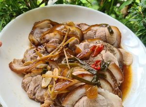 Hình của món Bắp giò hấp tàu xì.