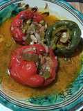 Pimientos rellenos de carne picada y huevos de codorniz