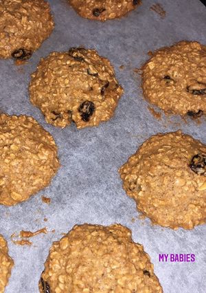 A picture of Oatmeal cookies.