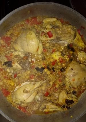 Una foto de Pollo agridulce: curry, ciruelas, miel y mostaza