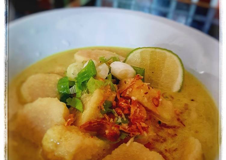 Celimpungan (Pempek Kuah Santan)