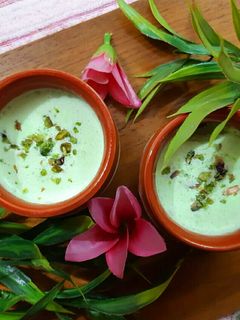 পেস্তা কুলফি(Pistachio kulfi recipe in bengali) রেসিপির প্রধান ছবি