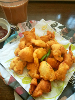 बेसन की पकोड़ा (besan ki pakoda recipe in Hindi) रेसिपी मुख्य फोटो