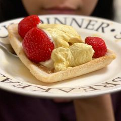 A picture of Easy Maple Bread Toast with Strawberry and Vanilla Ice Cream.